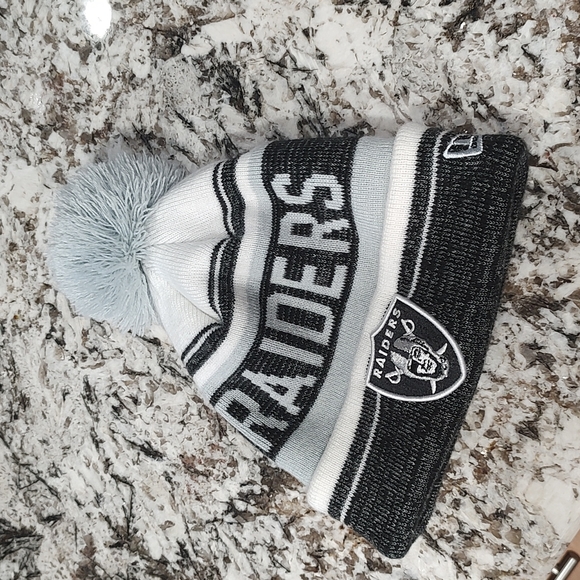 Las Vegas Raiders beanie - Picture 8 of 8